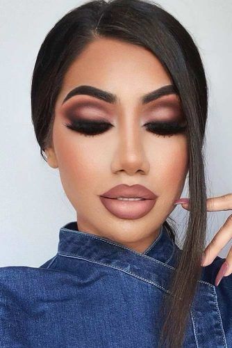 Nude Winter Makeup Idea With Cut Crease Accent #ombrelips