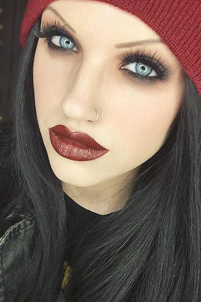 Grunge Makeup With Smokey Eyes #redlips #smokey